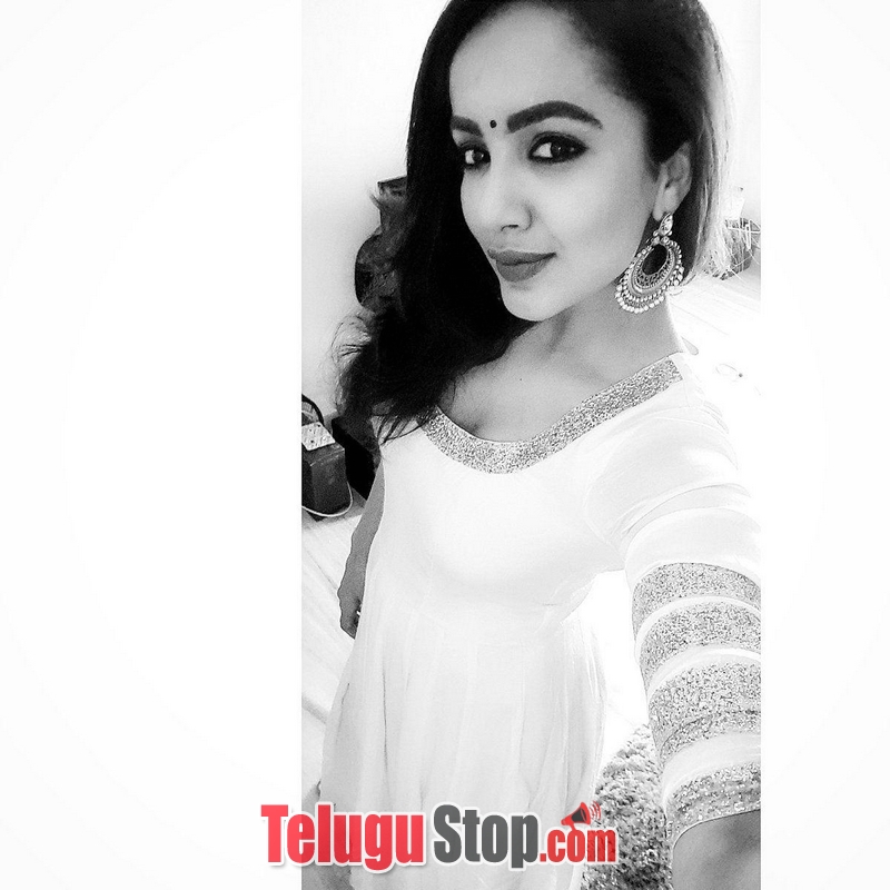 Tejaswi madivada new pics 2- Photos,Spicy Hot Pics,Images,High Resolution WallPapers Download