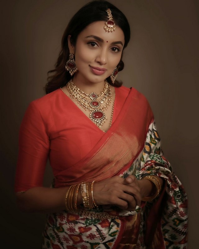 Tejaswi madivada new sorry look images-Tejaswimadivada Photos,Spicy Hot Pics,Images,High Resolution WallPapers Download