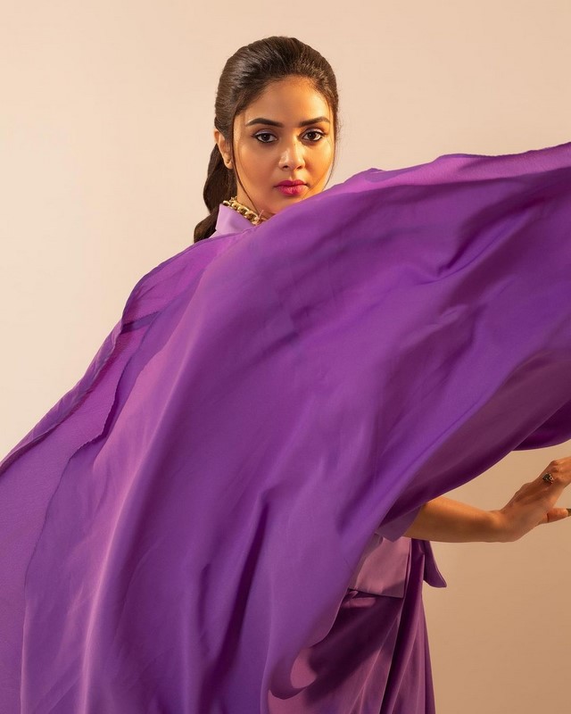 Television actress sreemukhi purple suit hot images-Crazyuncles, Raamulamma, Anchorsrimukhi, Anchor Srimukhi, Sreemukhi Photos,Spicy Hot Pics,Images,High Resolution WallPapers Download