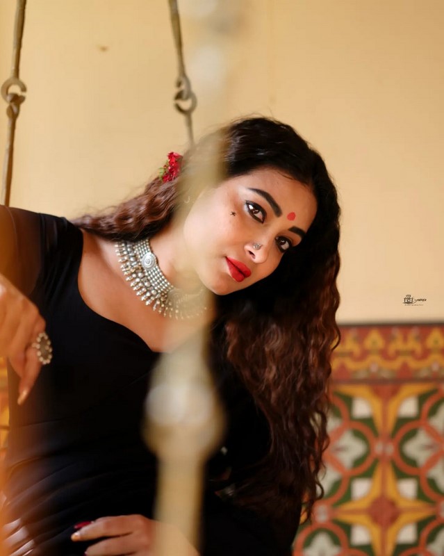 Telugu anchor bhanu sree fire handle in this black saree images-Bhanusree, Bhanu Sree, Bhanu Sree Pics Photos,Spicy Hot Pics,Images,High Resolution WallPapers Download