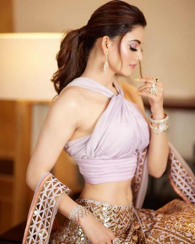 These glamorous pictures of actress urvashi rautela-Actressurvashi, Urvashi Rautela, Urvashirautela Photos,Spicy Hot Pics,Images,High Resolution WallPapers Download