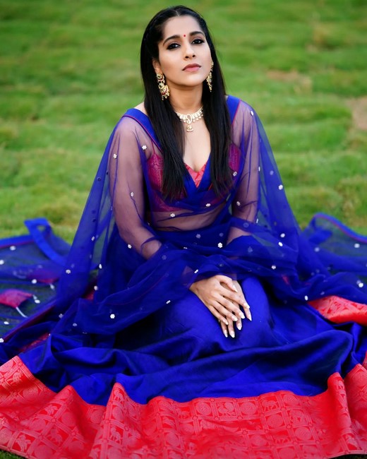 These pictures of rashmi gautam sankranti special photoshoot-Rashmigautam, Actressrashmi, Rashmi Gautam, Watchstylish Photos,Spicy Hot Pics,Images,High Resolution WallPapers Download