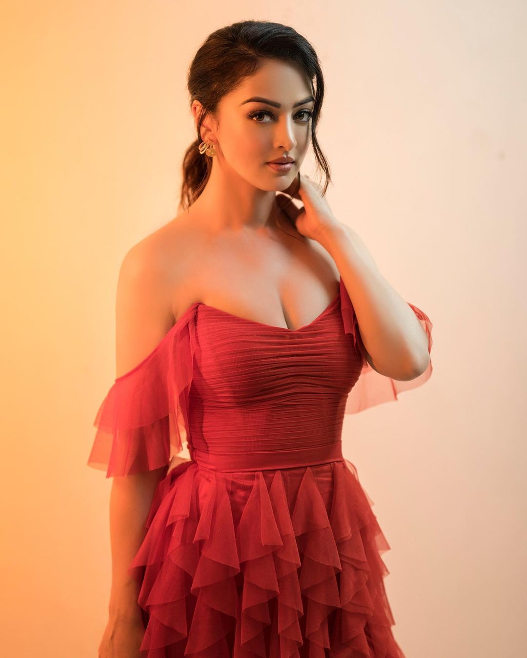 These stylish pictures of sandeepa dhar in a will make you swoon-Actresssandeepa, Sandeepa Dhar, Sandeepadhar Photos,Spicy Hot Pics,Images,High Resolution WallPapers Download