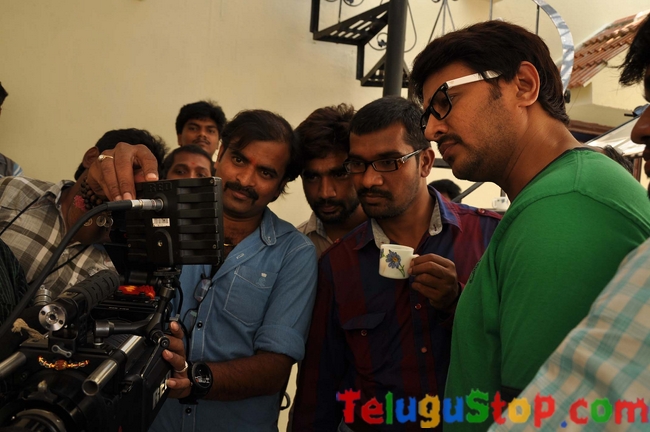 Thummeda movie working stills- Photos,Spicy Hot Pics,Images,High Resolution WallPapers Download