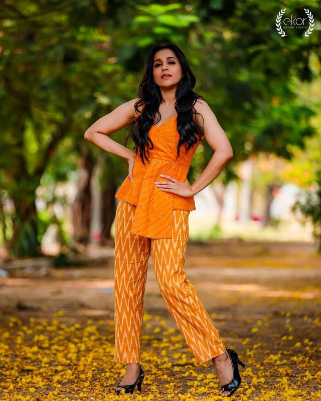 Tollywood actress and anchor rashmi gautam latest images-Anchorrashmi, Rashmi Gautam, Rashmigautam Photos,Spicy Hot Pics,Images,High Resolution WallPapers Download