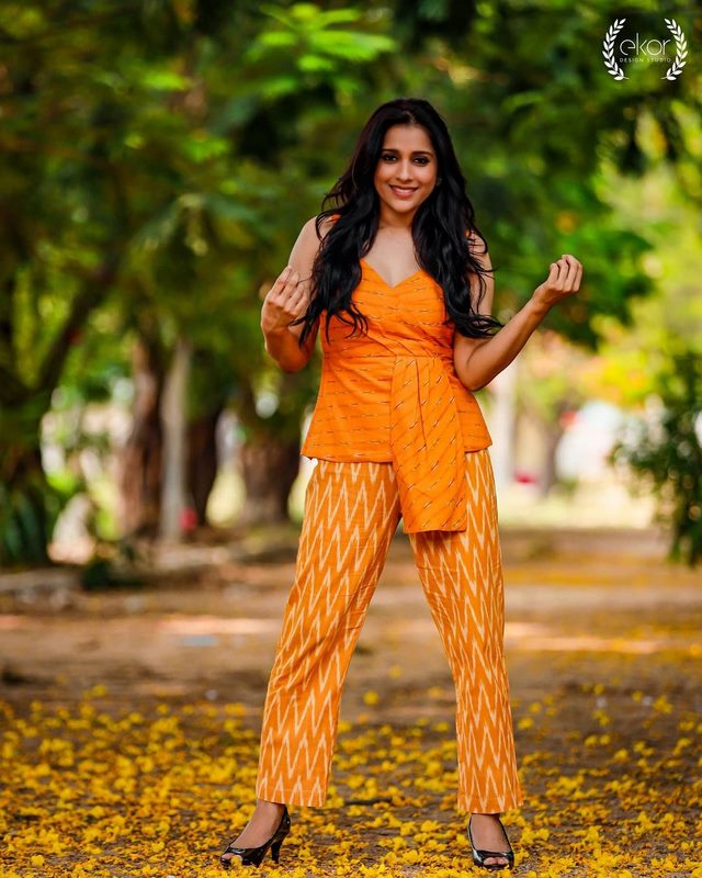 Tollywood actress and anchor rashmi gautam latest images-Anchorrashmi, Rashmi Gautam, Rashmigautam Photos,Spicy Hot Pics,Images,High Resolution WallPapers Download