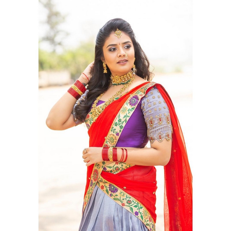 Tollywood anchor and actress sreemukhi ugadi special traditional saree images-Sreemukhi, Sreemukhi Hot, Sreemukhilatest, Tollywoodanchor Photos,Spicy Hot Pics,Images,High Resolution WallPapers Download