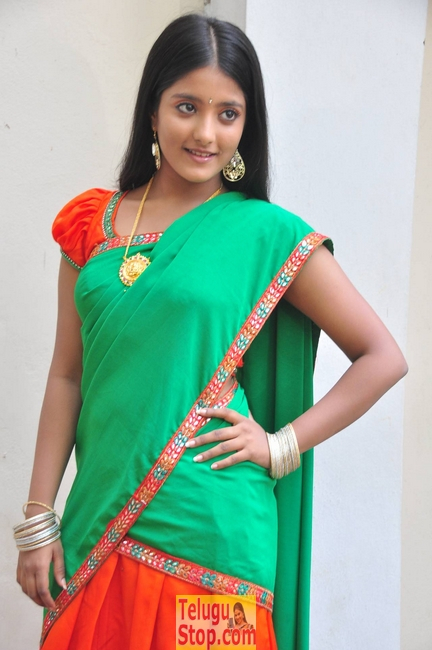 Ulka gupta latest stills- Photos,Spicy Hot Pics,Images,High Resolution WallPapers Download