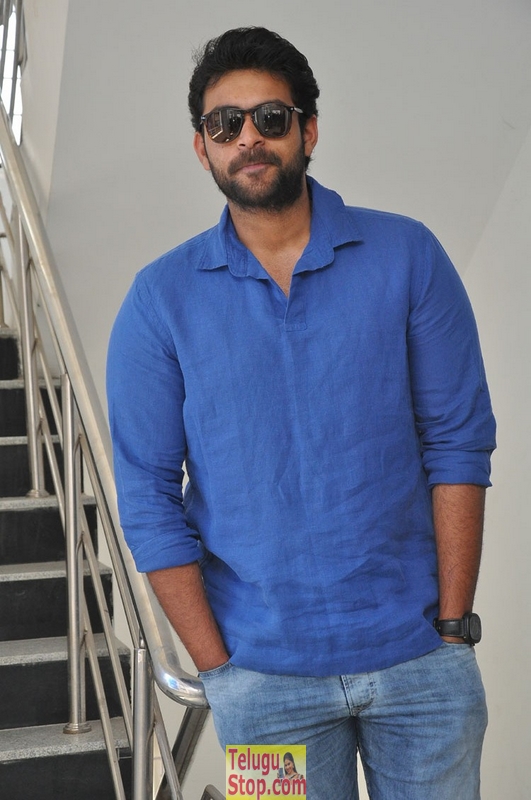 Varun tej latest stills- Photos,Spicy Hot Pics,Images,High Resolution WallPapers Download