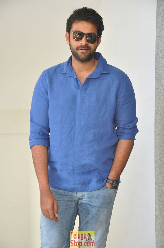 Varun tej latest stills- Photos,Spicy Hot Pics,Images,High Resolution WallPapers Download