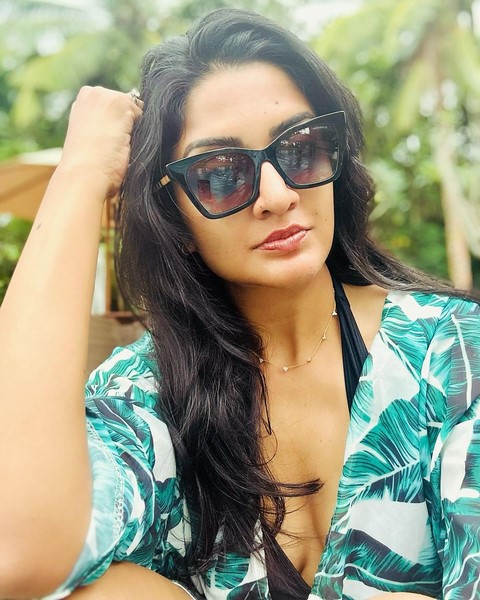 Vimala raman printed color pool dress glamorous images-Actressvimala, Vimala Raman, Vimalaraman Photos,Spicy Hot Pics,Images,High Resolution WallPapers Download