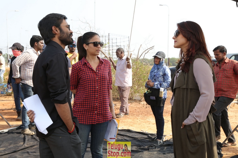 Vip 2 movie working stills- Photos,Spicy Hot Pics,Images,High Resolution WallPapers Download