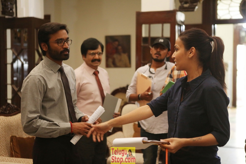 Vip 2 movie working stills- Photos,Spicy Hot Pics,Images,High Resolution WallPapers Download