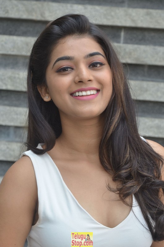 Yamini bhaskar latest pics 2- Photos,Spicy Hot Pics,Images,High Resolution WallPapers Download