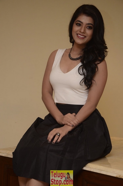 Yamini bhasker new stills- Photos,Spicy Hot Pics,Images,High Resolution WallPapers Download