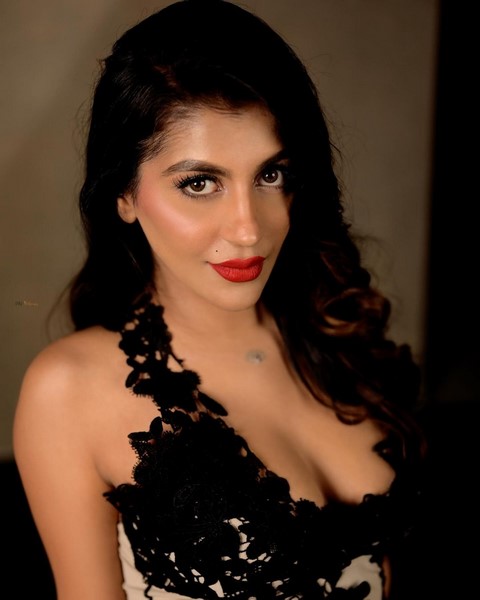 Yashika aannand look radiating in this picture-Yashika Aanand, Yashika Aannand, Yashikaaannand, Yashika Anand, Yashikaanand Photos,Spicy Hot Pics,Images,High Resolution WallPapers Download