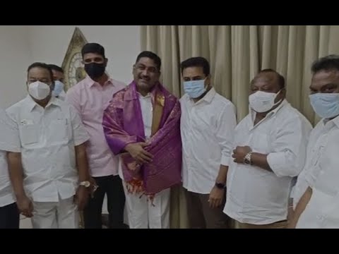  Minister Gangula Kamalakar Who Met Ktr Along With Karimnagar-TeluguStop.com