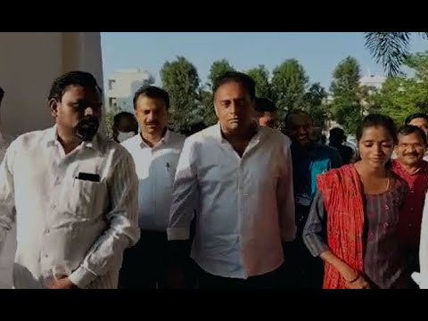  Actor Prakash Raj Meets Cm Kcr-TeluguStop.com