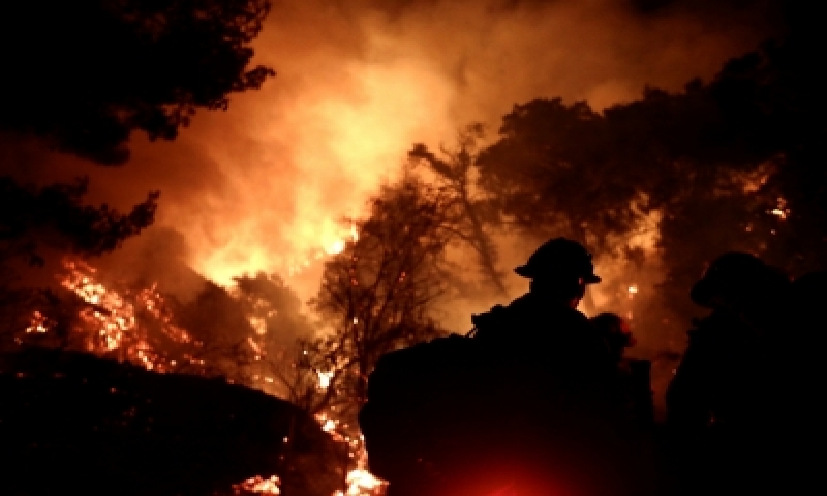  2 Firefighters Injured While Battling California Wildfire-TeluguStop.com