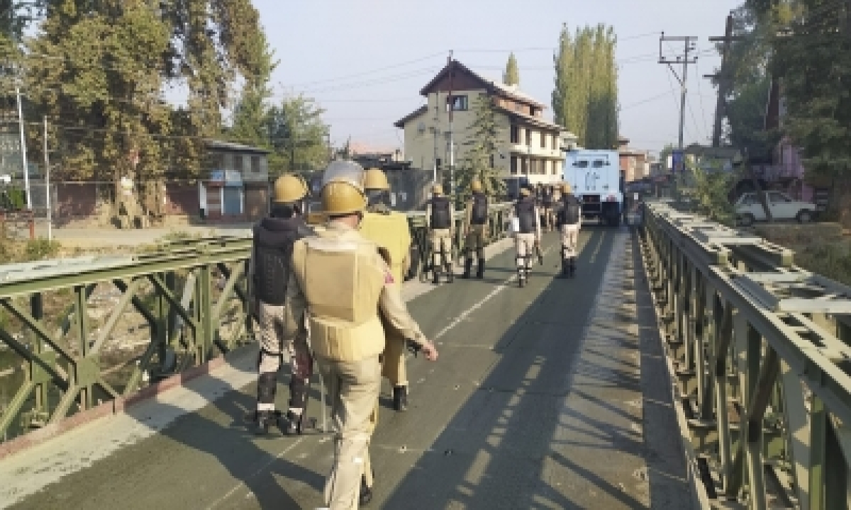  2 Jem Terrorist Associates Arrested In Kashmir-TeluguStop.com
