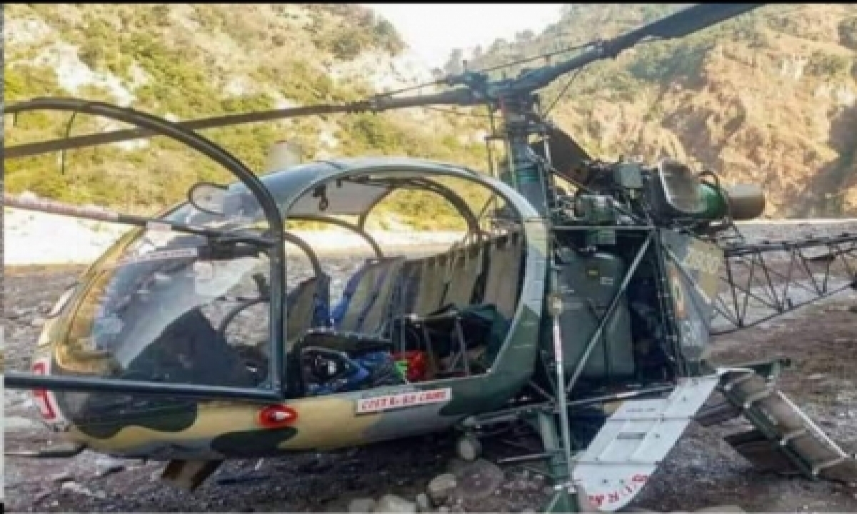 2 Pilots Injured As Army Chopper Crash-lands-TeluguStop.com