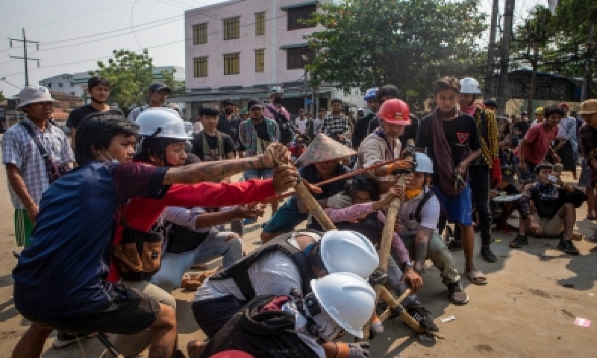  5 Dead In Myanmar As Crackdown On Protests Continue-TeluguStop.com
