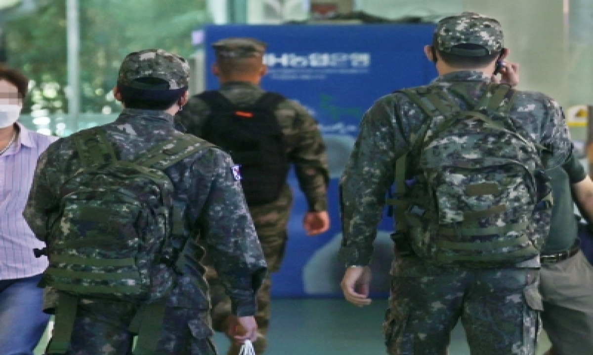  5 More Soldiers At S.korean Army Boot Camp Test Covid Positive  –   Intern-TeluguStop.com