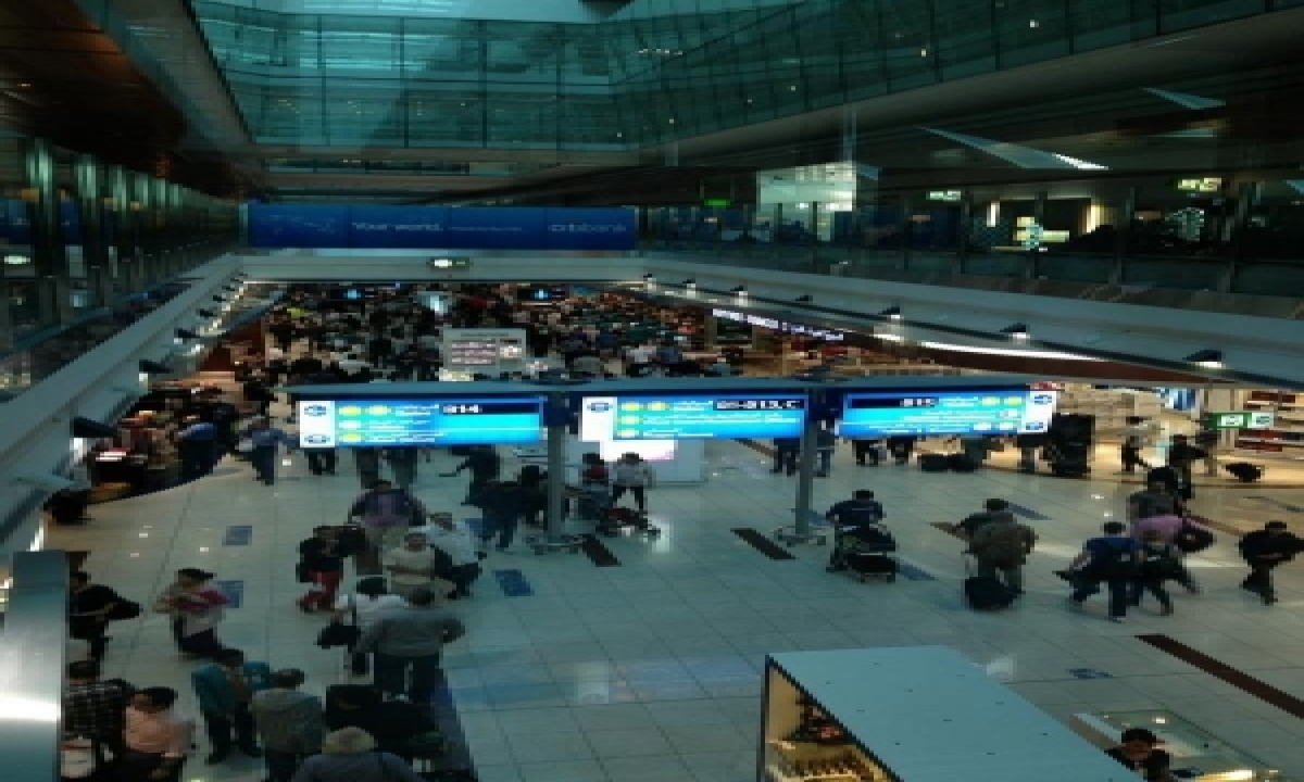  66 Indian Visit Visa Holders Still Stranded At Dubai Airport-TeluguStop.com