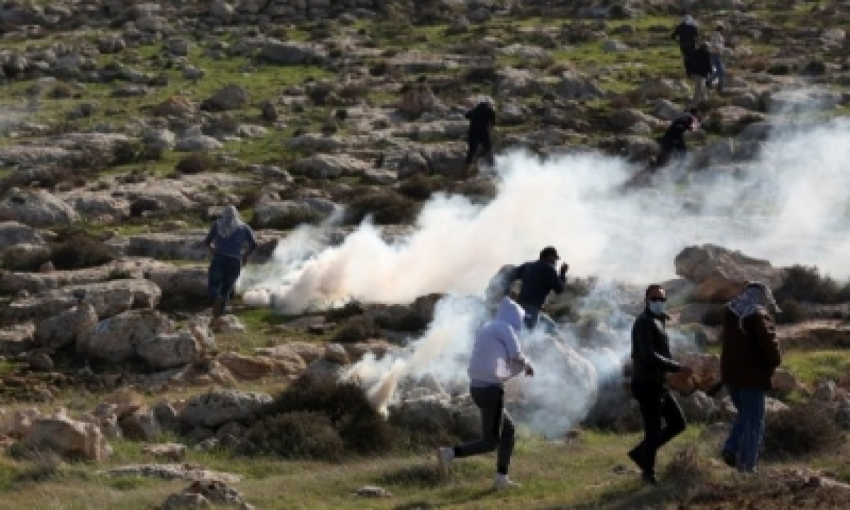  7 Wounded In West Bank Clashes With Israeli Soldiers-TeluguStop.com