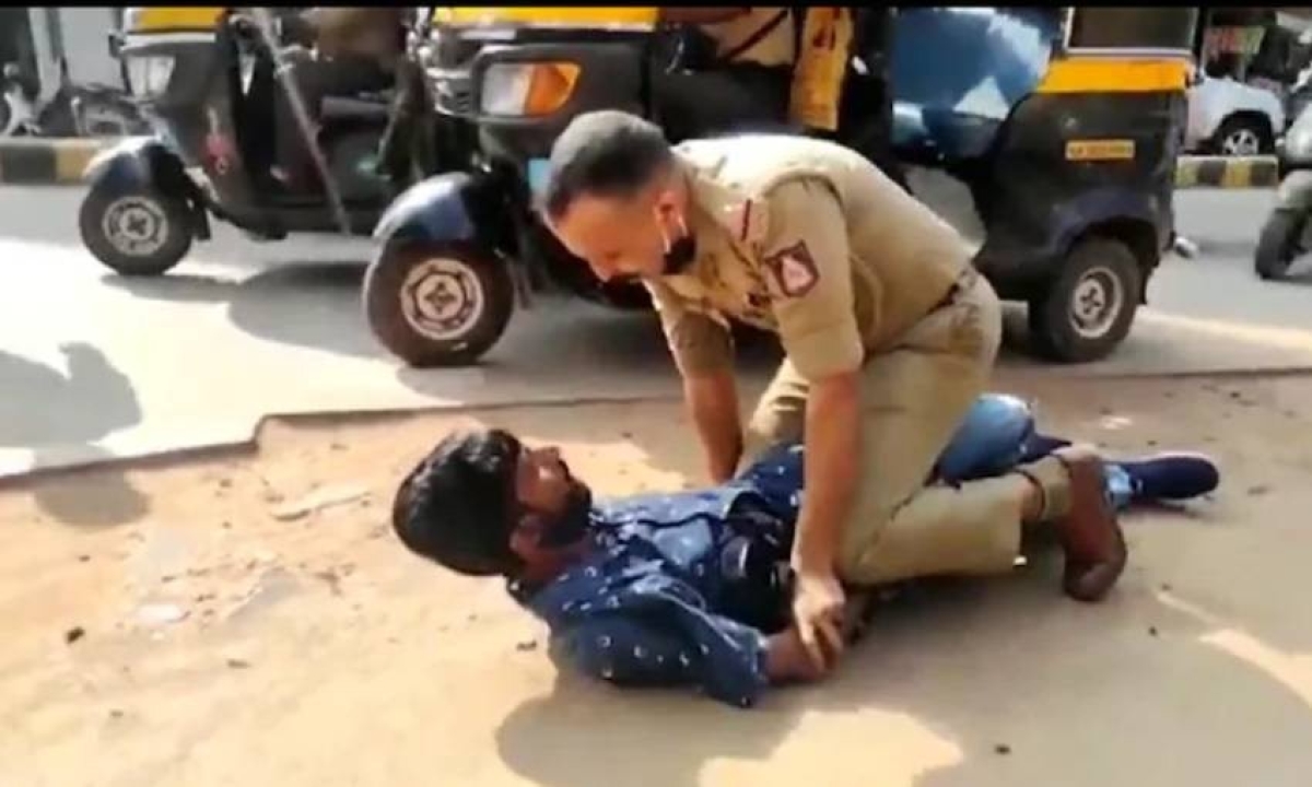  Viral Video Cinematic Police Chasing Scene In Karnataka Mangalore-TeluguStop.com