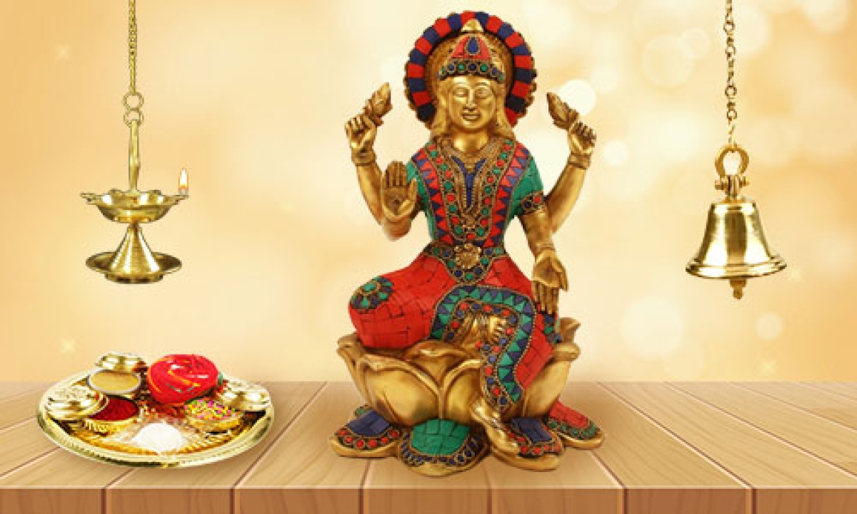  If You Worship Goddess Lakshmi With A Spatika Mala Good Luck To You-TeluguStop.com