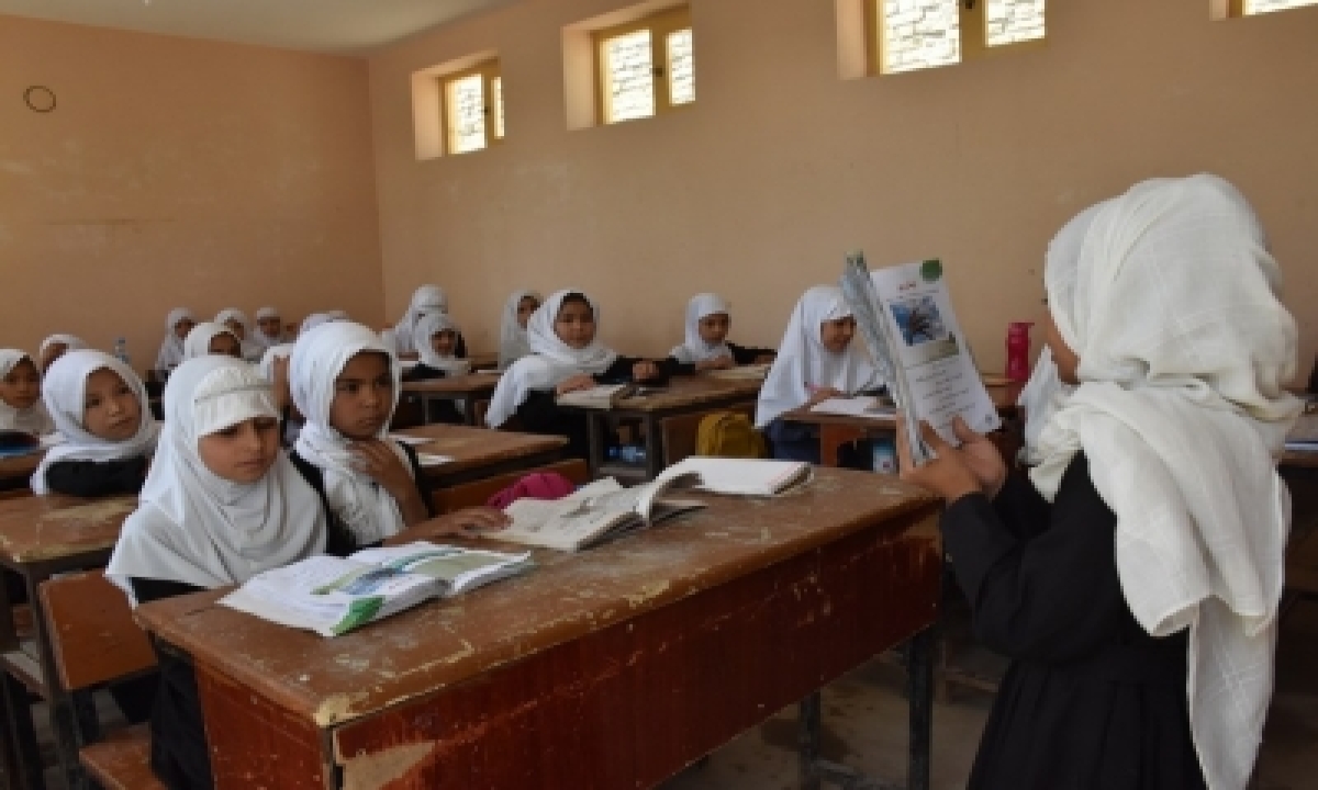  Afghan Girls Return To Schools In 3 Provinces  –   International,south Asi-TeluguStop.com