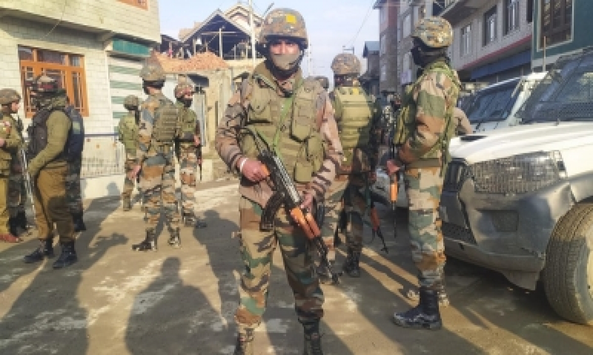  Aguh Chief Trapped, 3 Terrorists Killed In Shopian Gunfight (2nd Lead)-TeluguStop.com