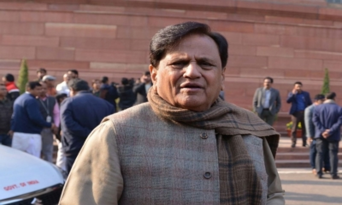  Ahmed Patel To Be Buried In His Native Village Piraman On Thursday-TeluguStop.com