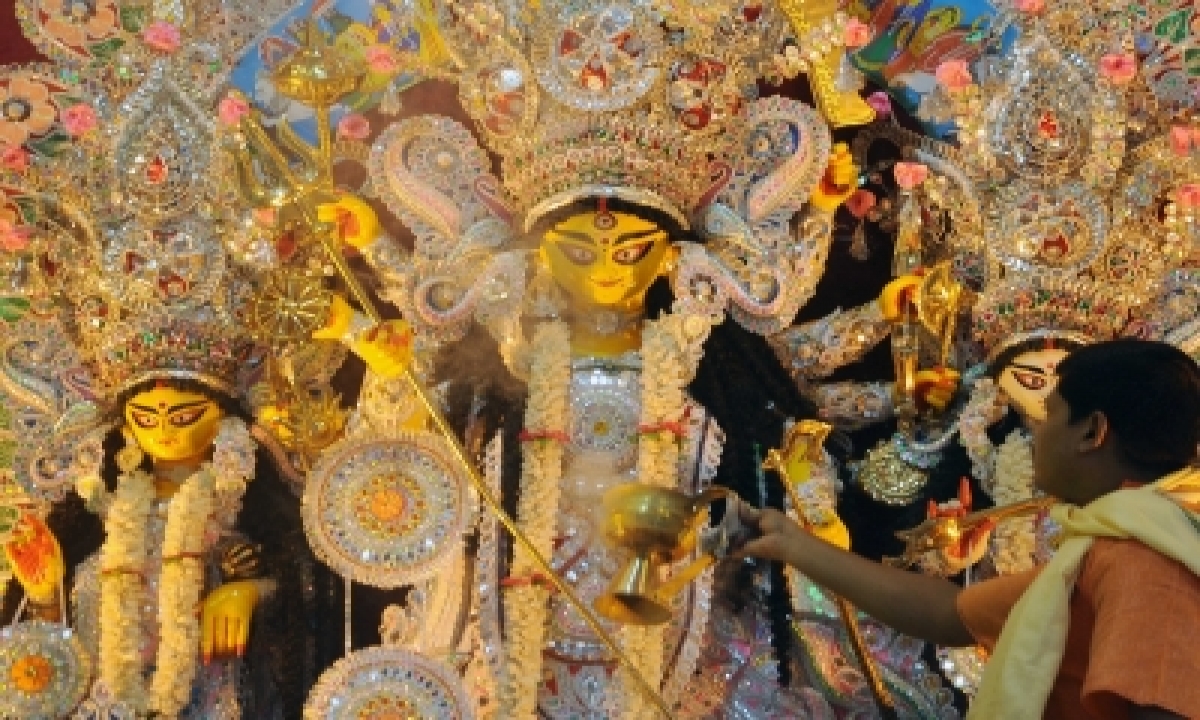  Amid Covid Spread, Rain Dampens Durga Puja Spirit In Ne-TeluguStop.com