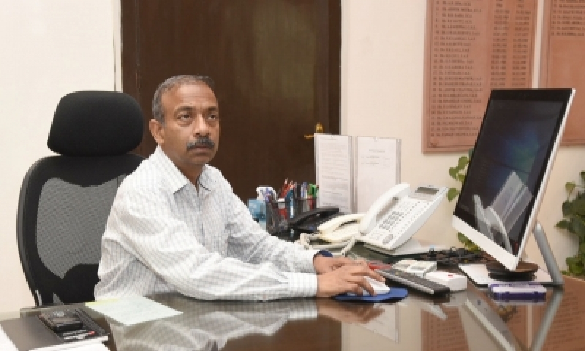  Amit Khare Gets Additional Charge Of Secretary, School Education And Literacy-TeluguStop.com