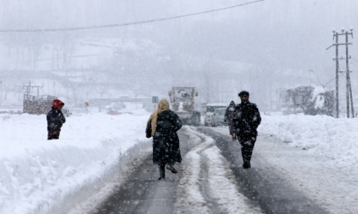  Another Spell Of Light Snow, Rain Likely In J&k Soon-TeluguStop.com