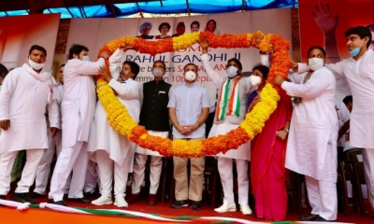  Azad Shares Stage With Rahul Gandhi, Sparks Political Speculation-TeluguStop.com