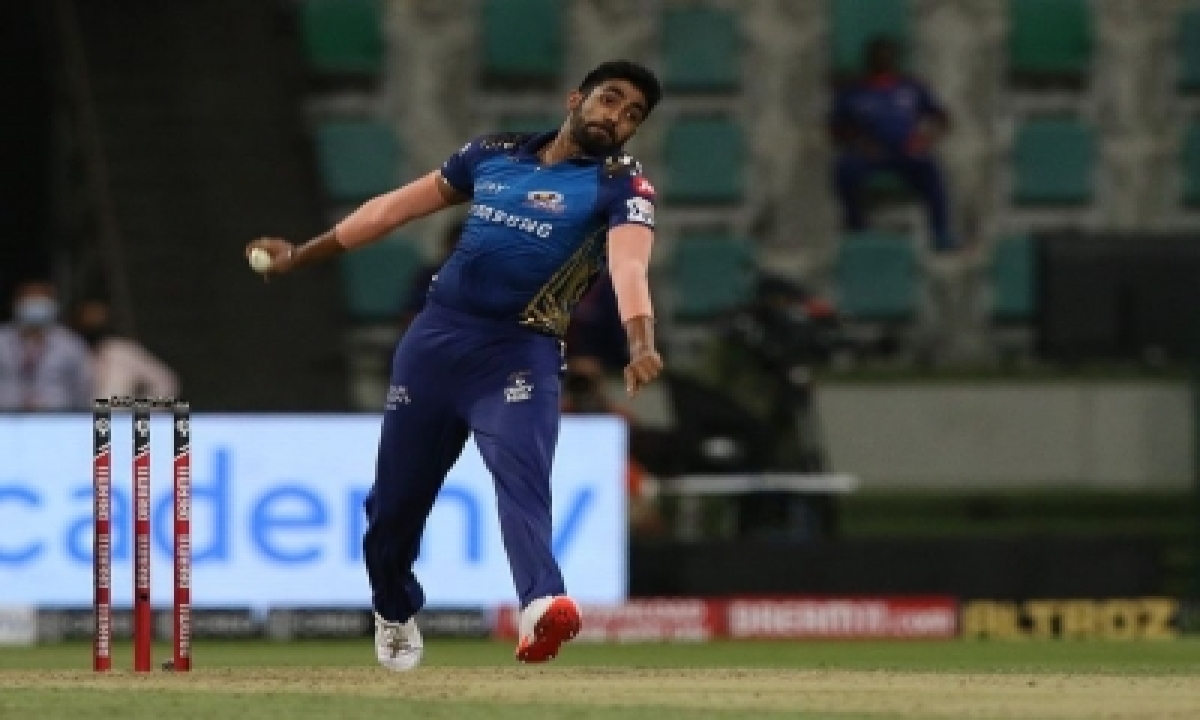  Bumrah Bags 3 Wkts As Mi Restrict Rcb To 164/6-TeluguStop.com