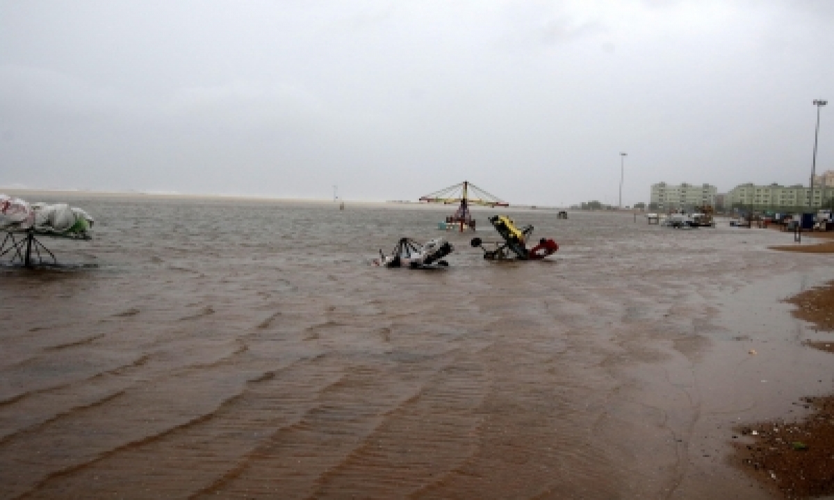  Cyclone Nivar Crosses Tn And Puducherry Coast Near Puducherry (lead)-TeluguStop.com