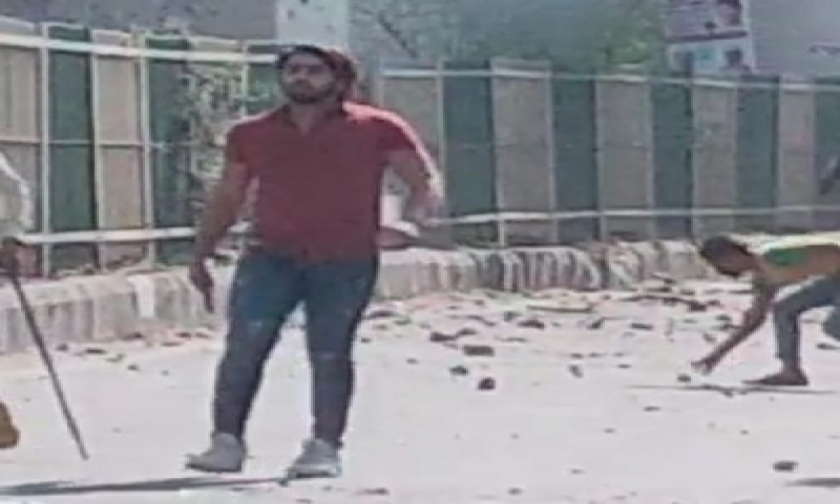  Delhi Riots Case: Charges Framed Against Gun-toting Shahrukh Pathan-TeluguStop.com