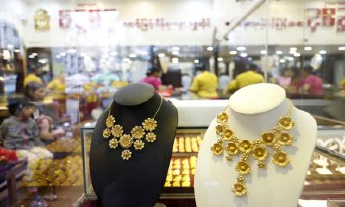  Despite Covid Shadow, Gold Glitters In Mumbai On Dhanteras-TeluguStop.com