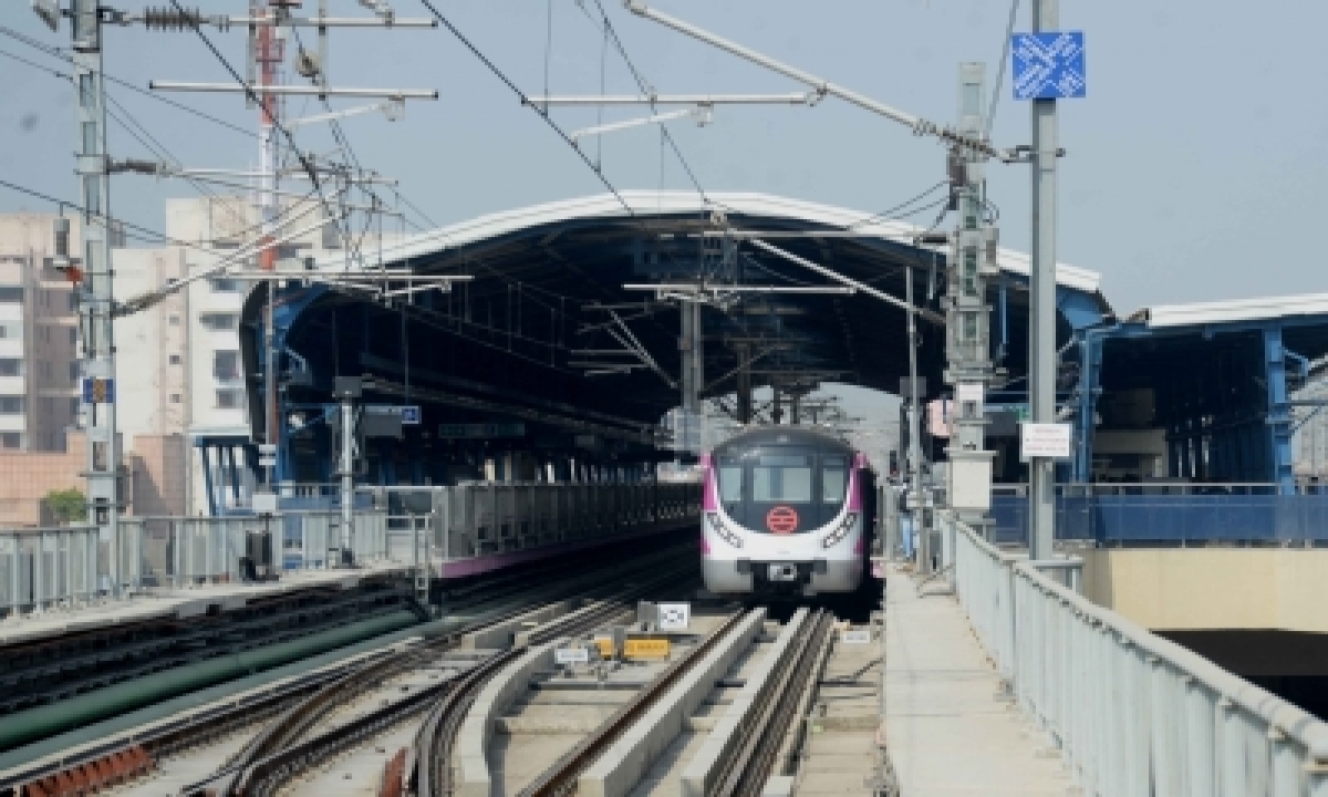  Dmrc Closes Six Stations On Green Line Due To Farmers’ Protest-TeluguStop.com