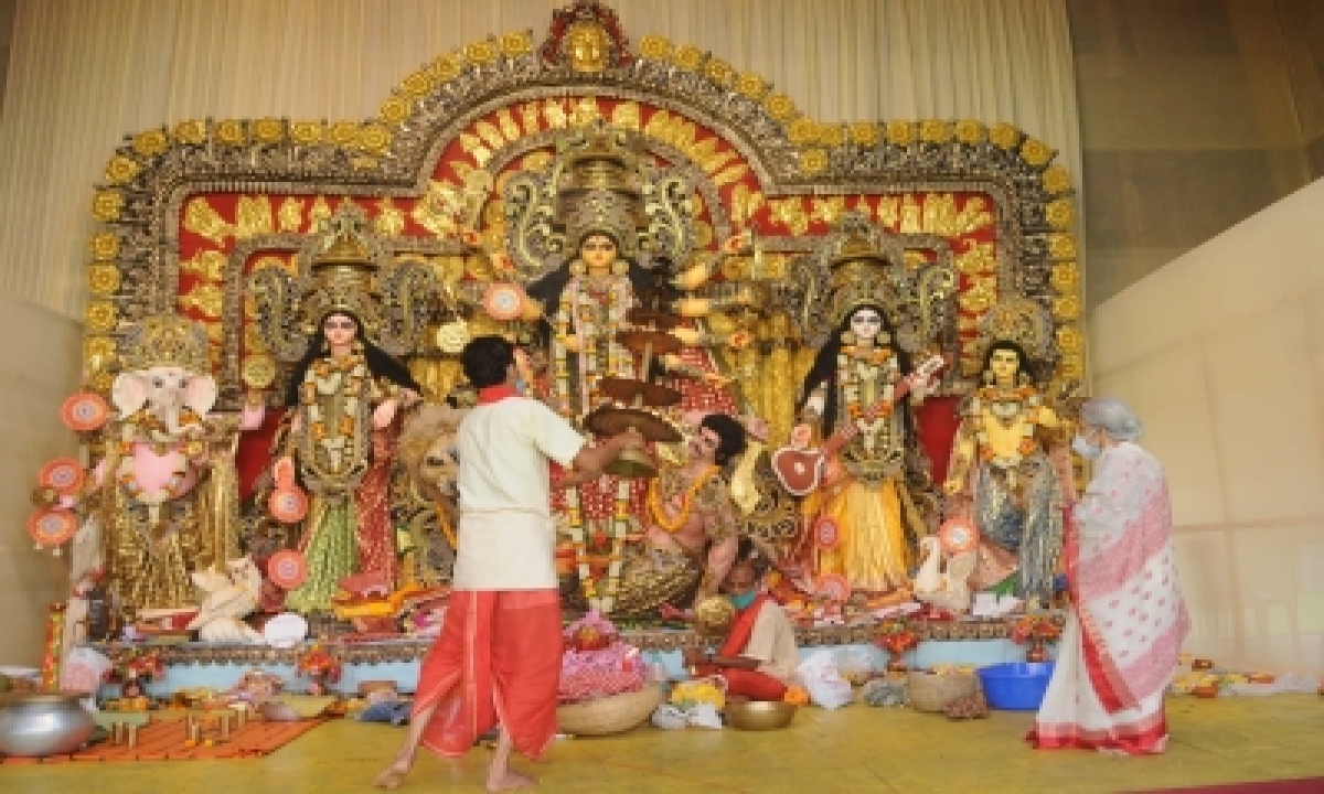  Durga Puja Celebrations In Full-swing Amid Strict Covid Guidelines-TeluguStop.com