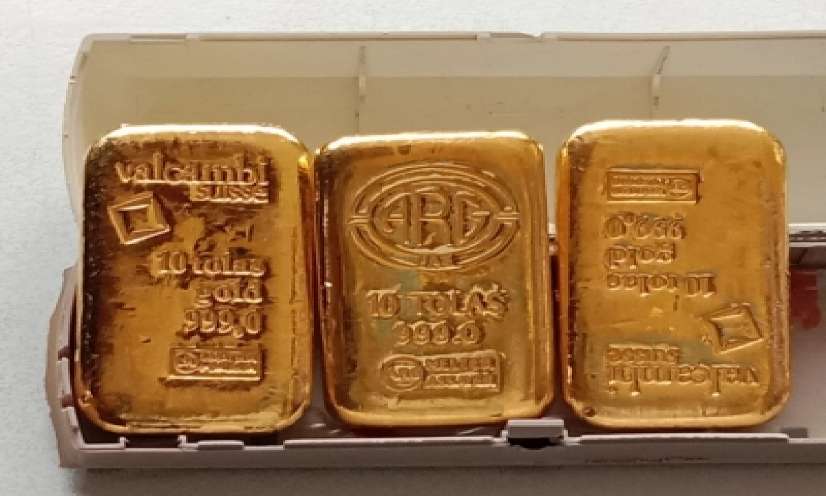  Gold Bars Concealed In Flight Toilet Seized At Hyd Airport-TeluguStop.com