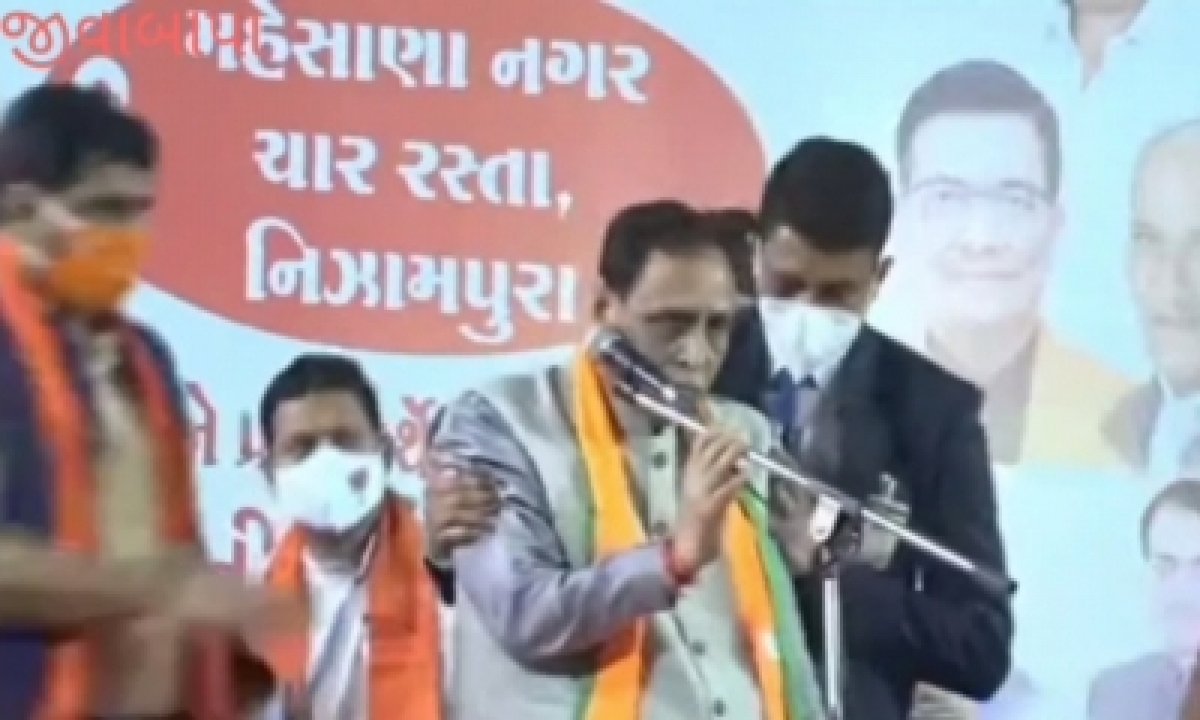  Gujarat Cm Collapses At Rally, In Hospital For Observation (ld)-TeluguStop.com
