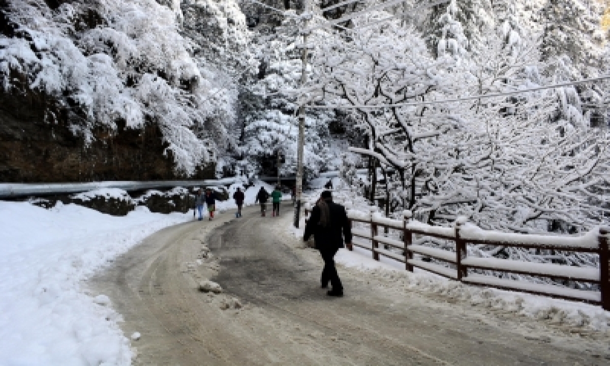  Himachal’s Keylong Gets First Snow Of Season-TeluguStop.com