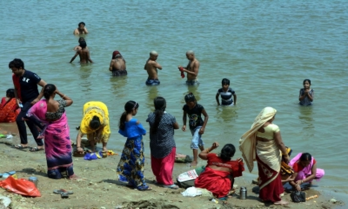  How A Holy River Degenerated Into Sewage Canal-TeluguStop.com