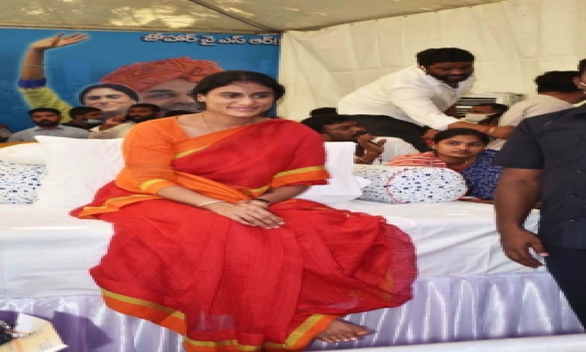  Hyderabad Police Ends Sharmila’s Fast (lead)-TeluguStop.com