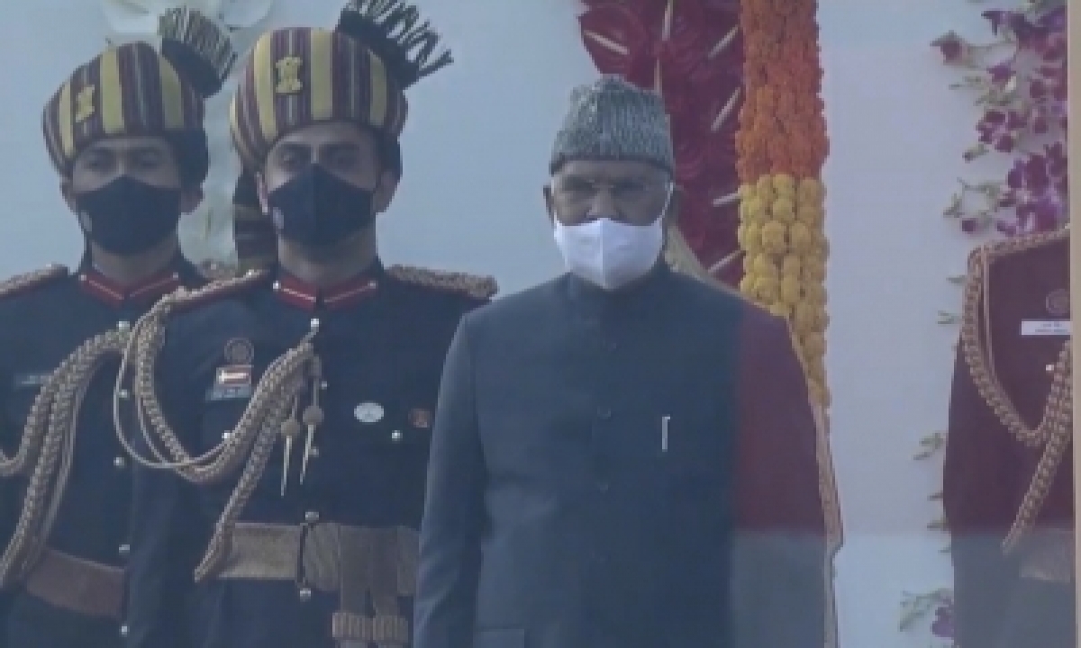  India Celebrates R-day, Prez Unfurls Flag At Rajpath-TeluguStop.com